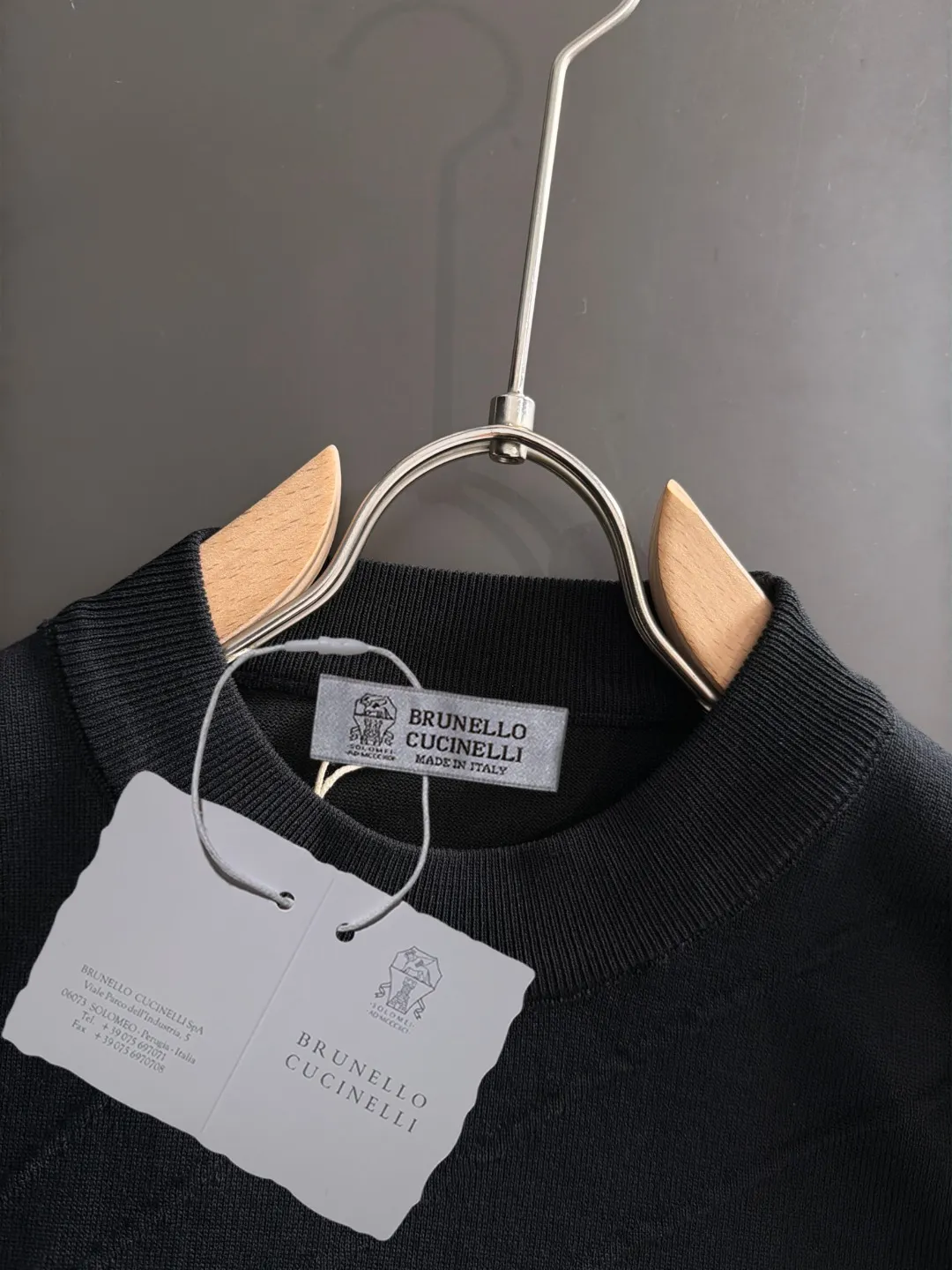 Next day shipment High Quality BC 2026 Summer New Arrival men's short-sleeved T-shirt Made of combed cotton yarn knitted cotton fabric, pure cotton high-weight special yarn, it feels full of weight when weighed, and the upper body is more textured than ordinary T-shirts. This texture can cope with the weather easily and is suitable for both hot and cold! The pattern on the chest adopts three-dimensional embroidery technology, and is perfectly produced stitch by stitch with reference to the original version! Loose fit design, looks noble. Size: M to XXXL